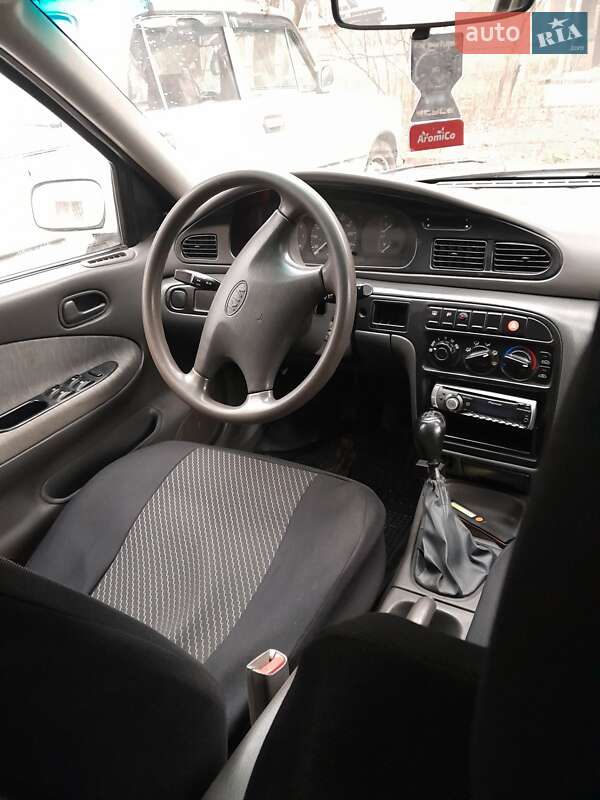 Седан Kia Sephia 1997 в Днепре