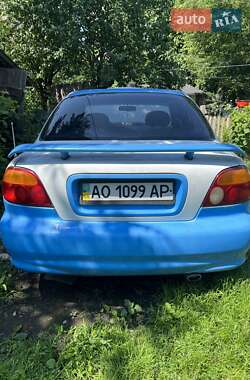 Kia Sephia  2001