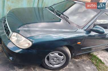 Kia Sephia  2003