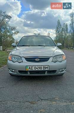 Kia Shuma  2004