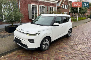 Kia Soul EV  2020
