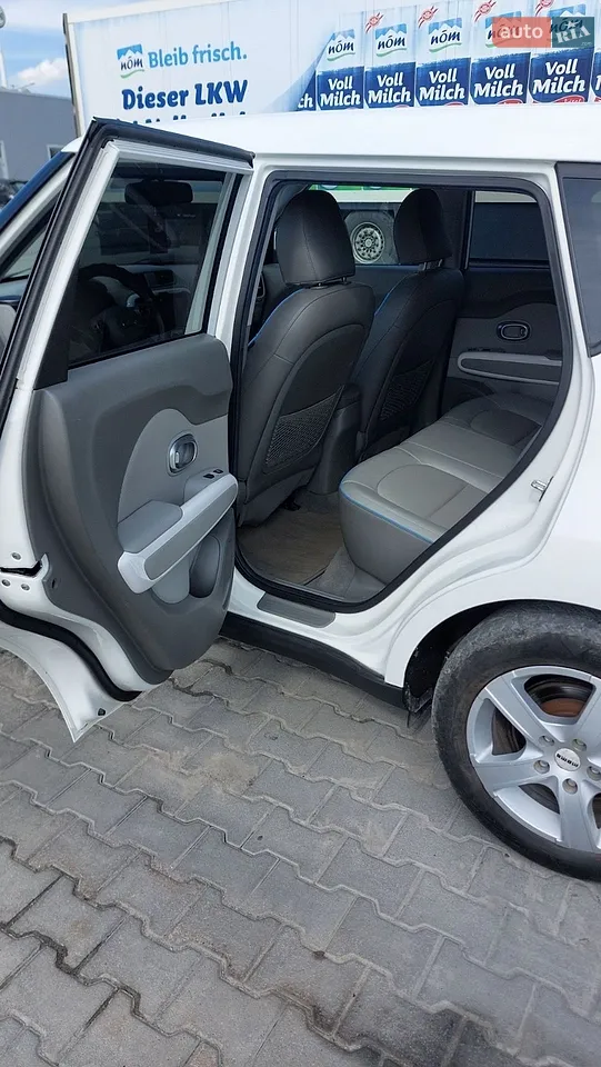 2017 Kia Soul EV - мініатюра 3