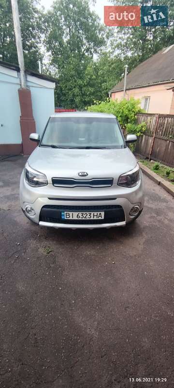 Седан Kia Soul