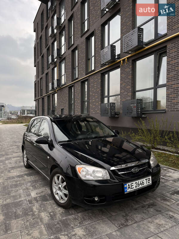 Хетчбек Kia Spectra