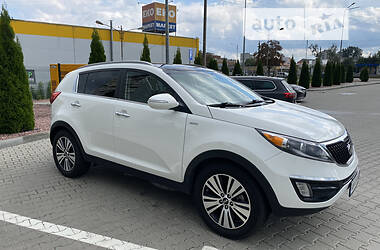 Kia Sportage AWD.    EX 2015