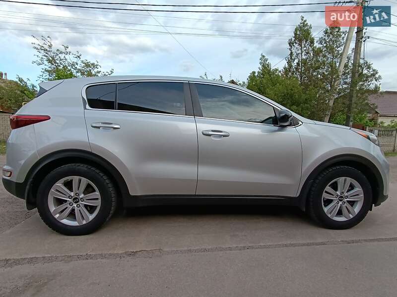 Позашляховик / Кросовер Kia Sportage