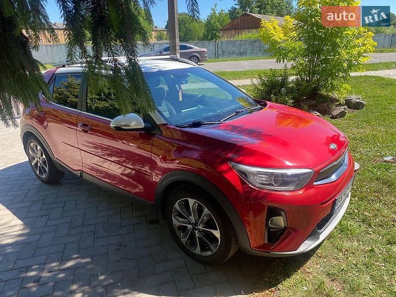 Легковые Kia Stonic