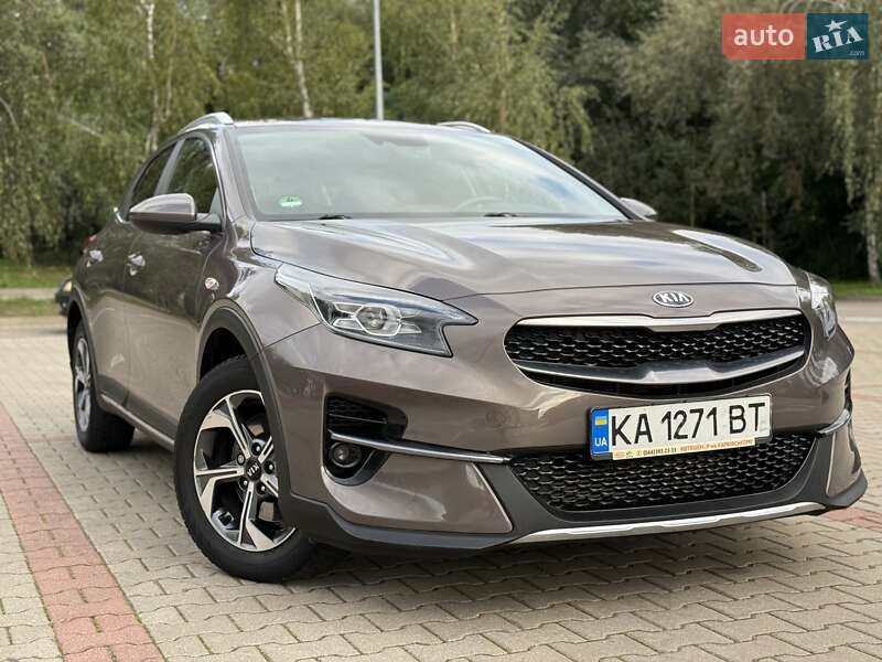 Хетчбек Kia XCeed