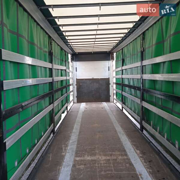 Тентованный борт (штора) - полуприцеп Kogel SW24