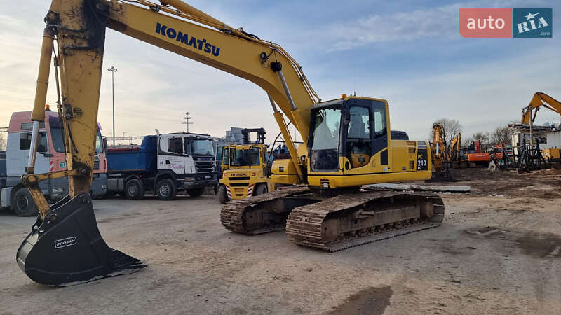 Komatsu PC 210LC-8