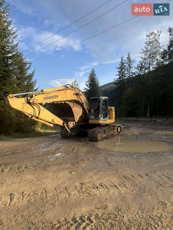 Komatsu PC 228 LC8