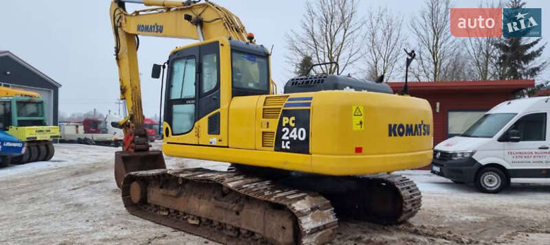 Komatsu PC 240NLC-8