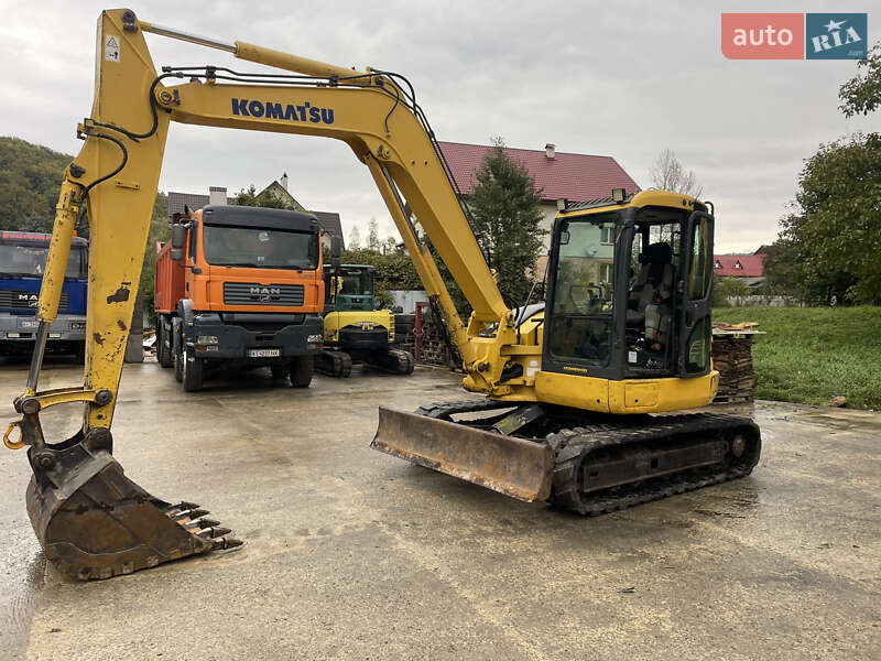 Komatsu PC 75