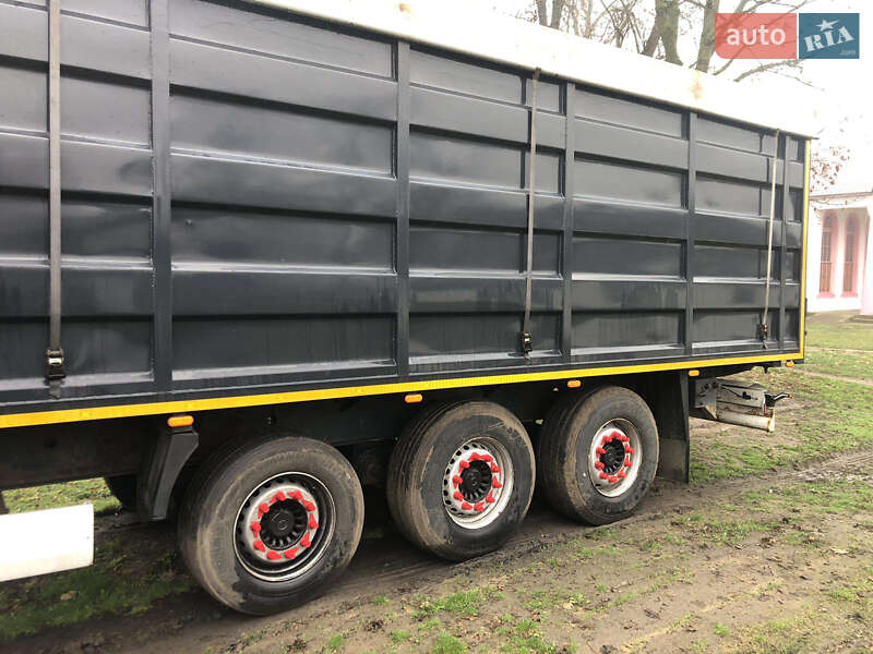 Зерновоз - напівпричіп Krone SAF