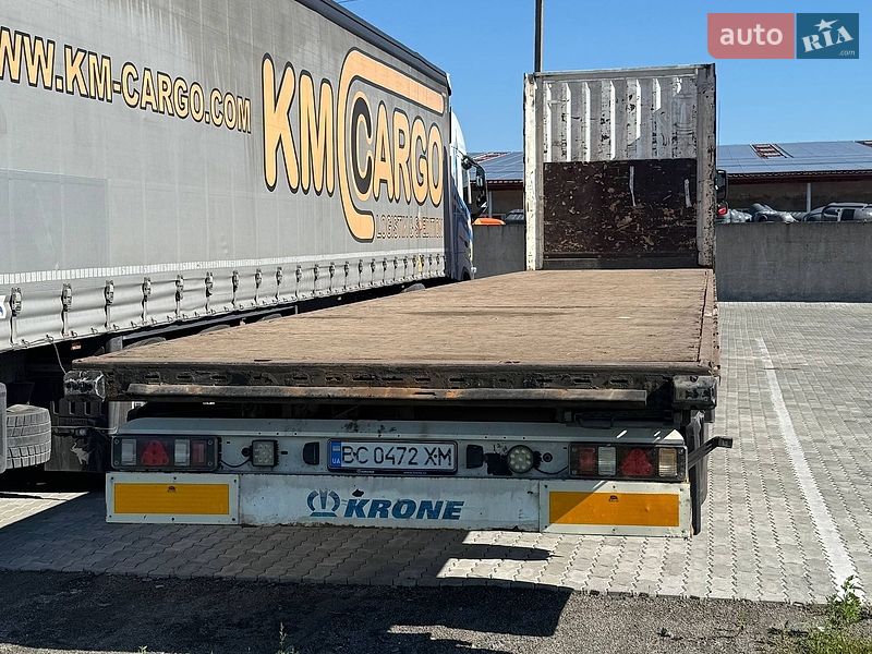 Бортовий напівпричіп Krone SD