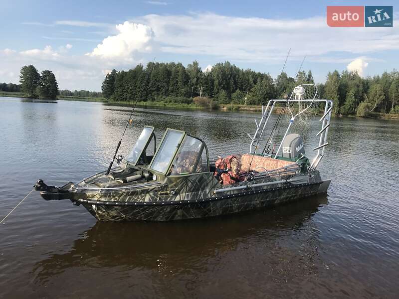 Лодка Крым М 1986 в Киеве