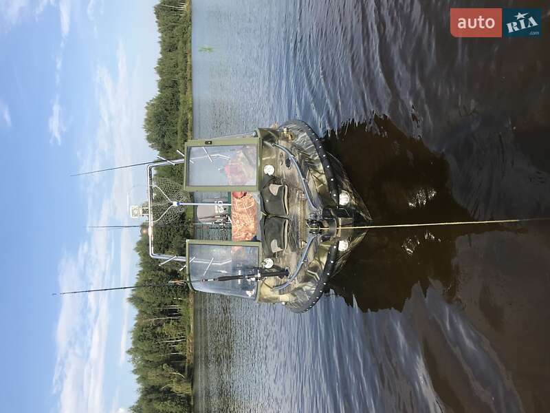 Лодка Крым М 1986 в Киеве