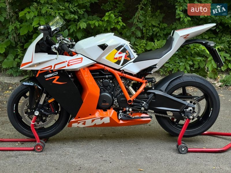 Спортбайк KTM 1190 RC8 R