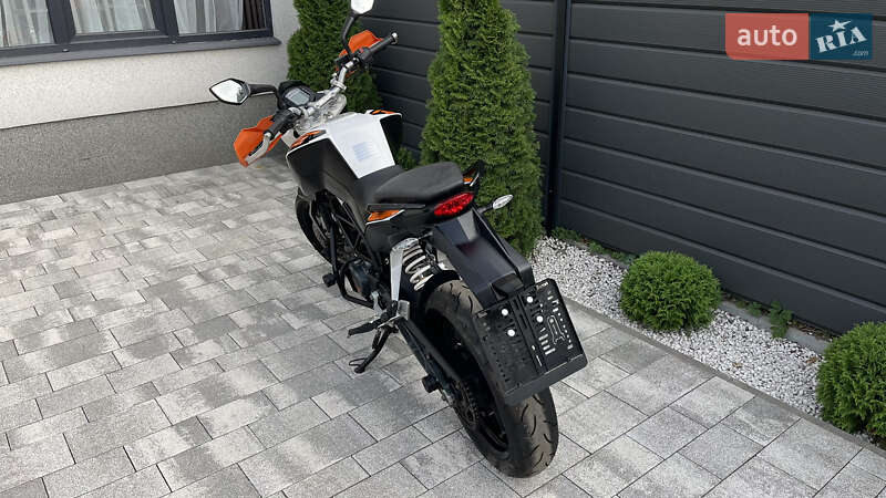 Мотоцикл Туризм KTM 125