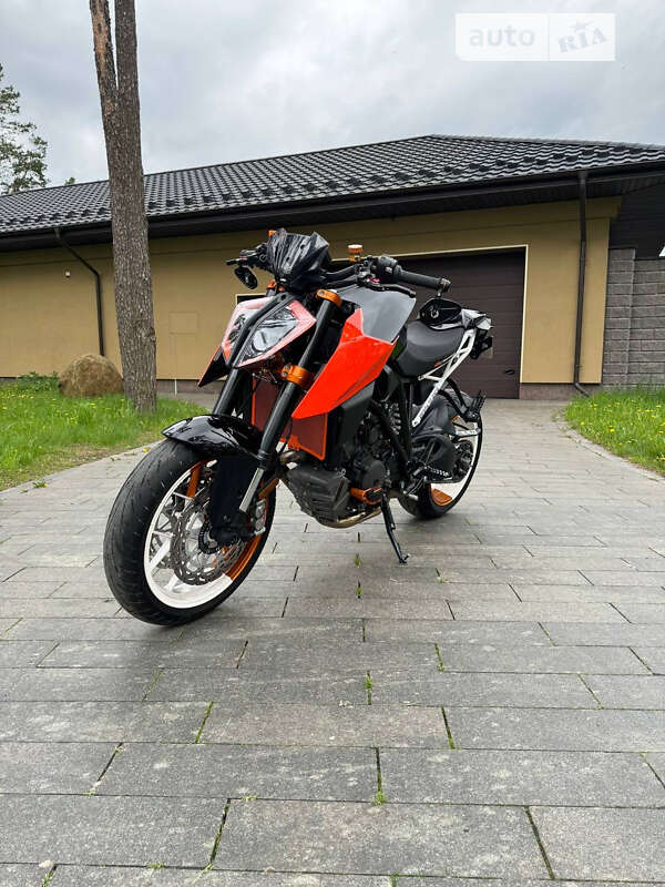 Мотоцикл Без обтекателей (Naked bike) KTM 1290