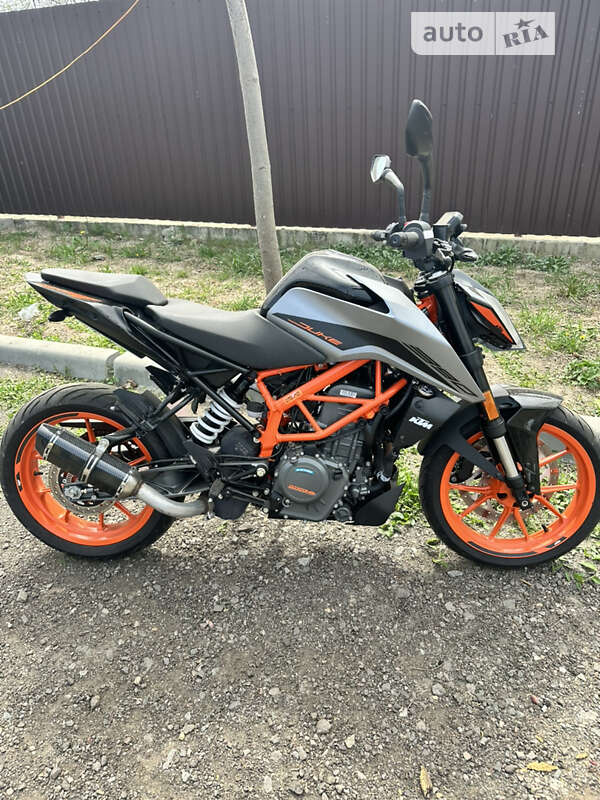 Мотоцикл Классик KTM 390 Duke