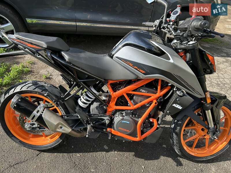 Мотоцикл Многоцелевой (All-round) KTM 390 Duke