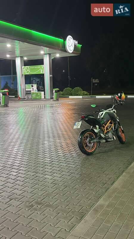 Мотоцикл Туризм KTM 390 Duke