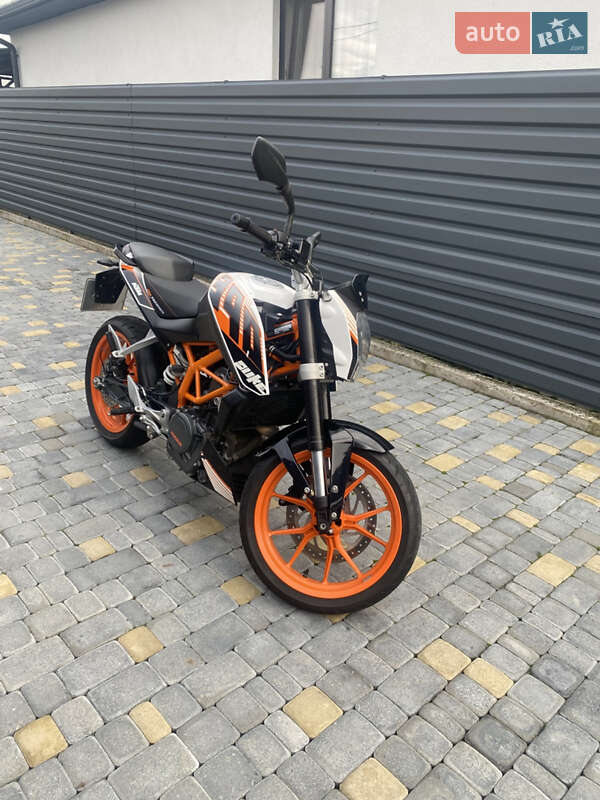 Мотоцикл Без обтікачів (Naked bike) KTM 390 Duke