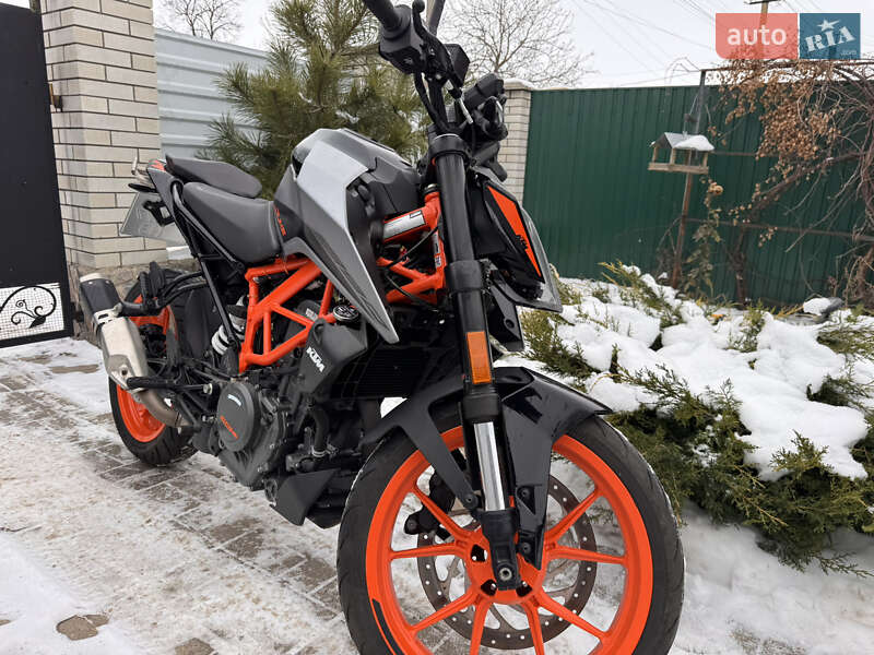 Спортбайк KTM 390 Duke