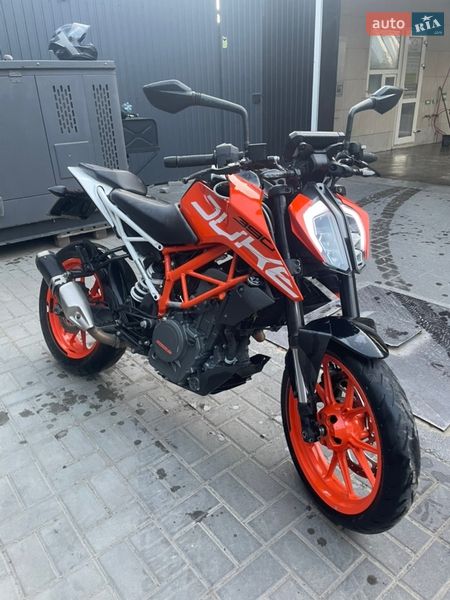 Мотоцикл Без обтекателей (Naked bike) KTM 390 Duke