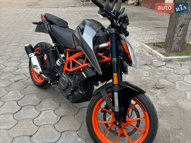 Спортбайк KTM 390 Duke