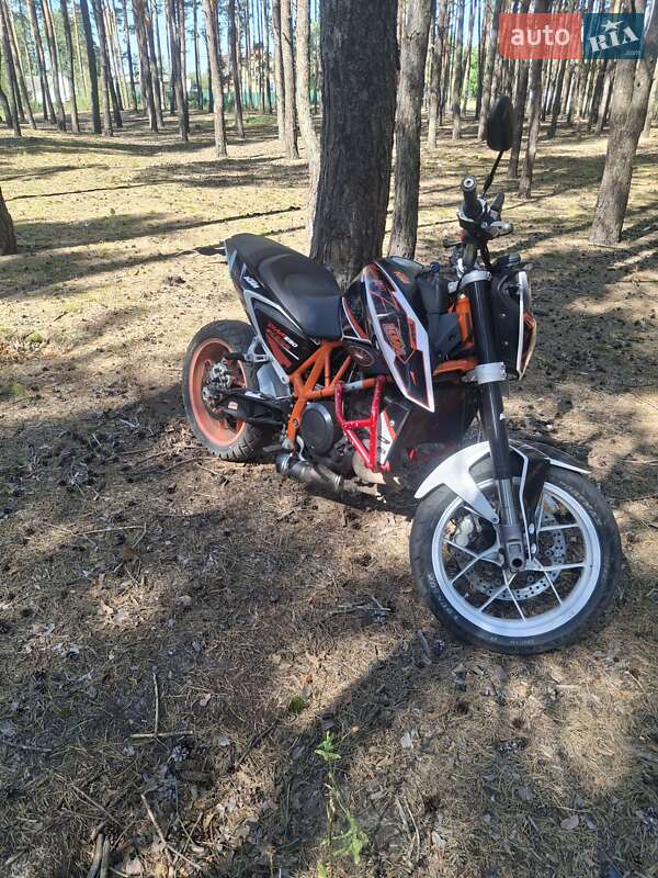 KTM 690 Duke
