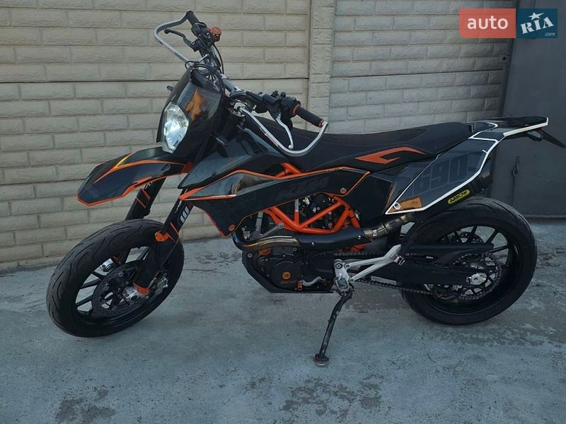 Мотоцикл Супермото (Motard) KTM 690 Enduro