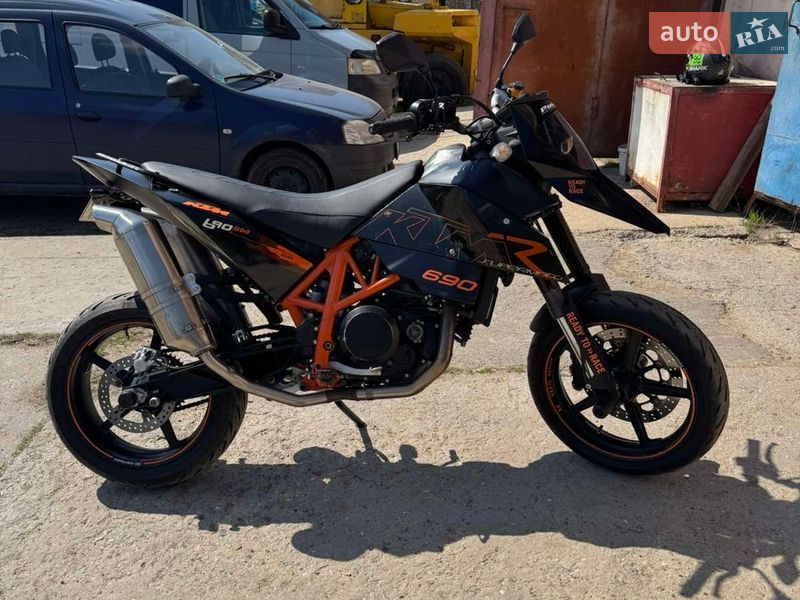 Мото KTM 690 SMC R