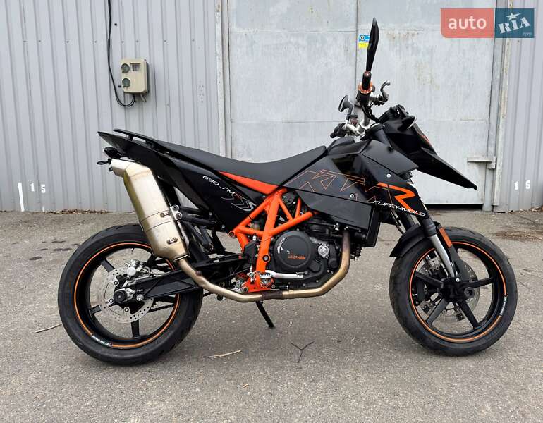 Мотоцикл Супермото (Motard) KTM 690 Supermoto