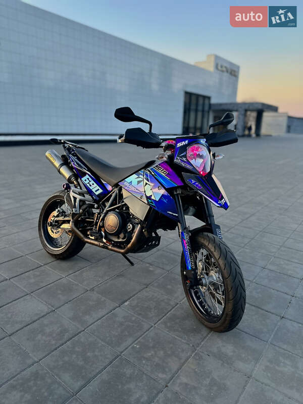 KTM 690 Supermoto