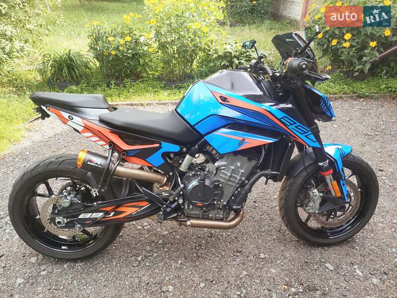 KTM 890 Duke