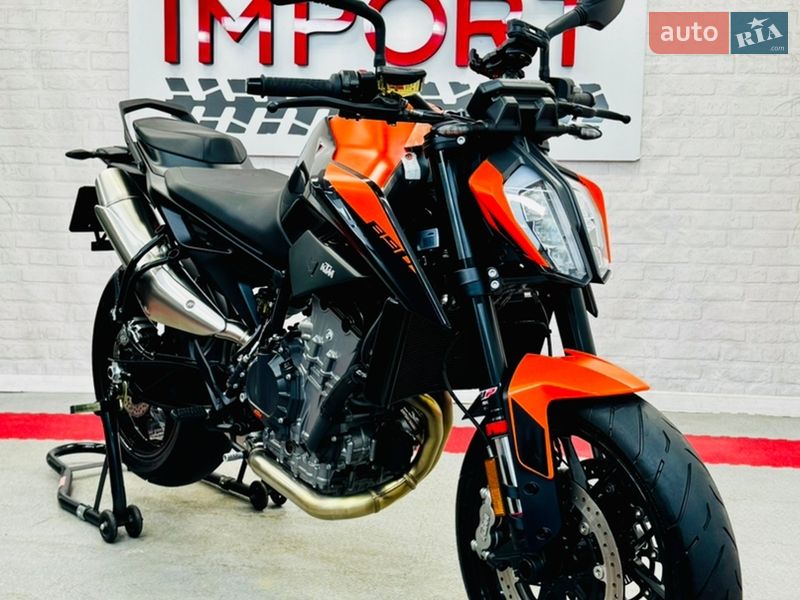 Спортбайк KTM 890 Duke