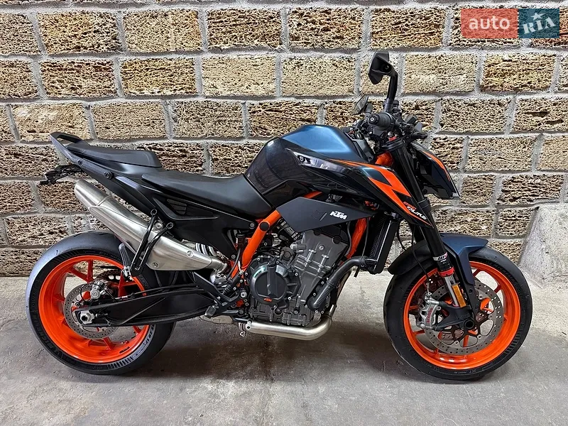 KTM 890 Duke 2022