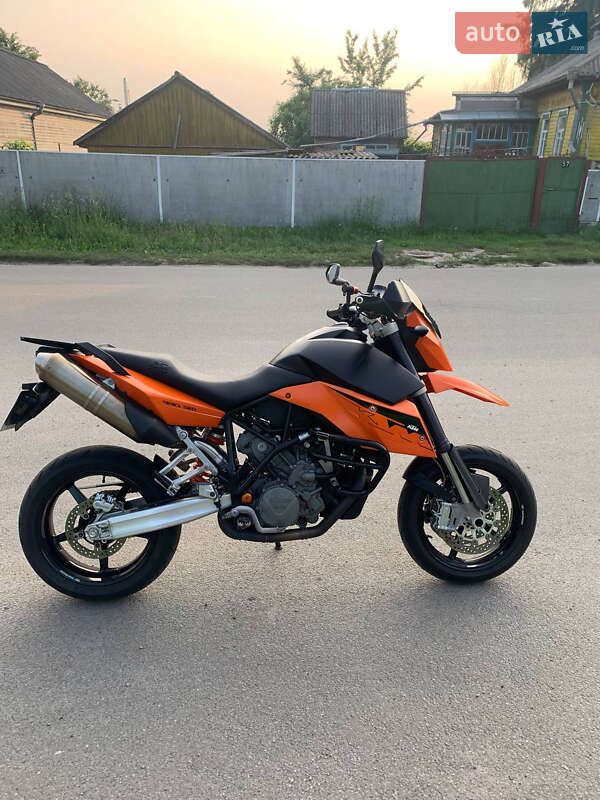 KTM 990 Supermoto
