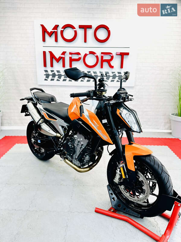 Спортбайк KTM Duke 790