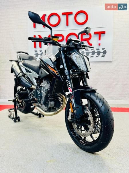 Спортбайк KTM Duke 790