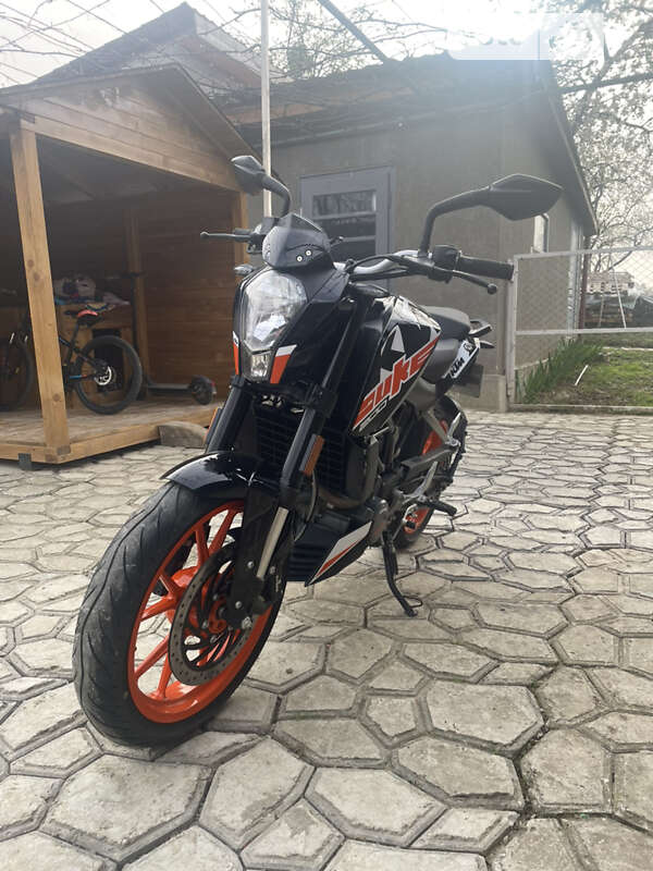 Спортбайк KTM Duke