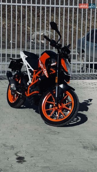 Спортбайк KTM Duke
