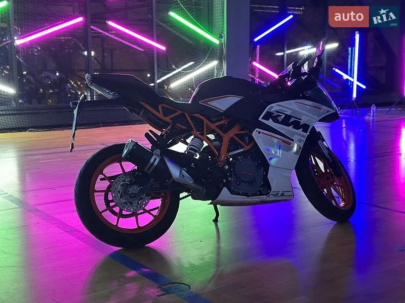 KTM RC 390 2016