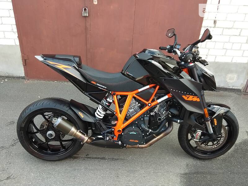 Мотоцикл Без обтекателей (Naked bike) KTM Super Duke 1290