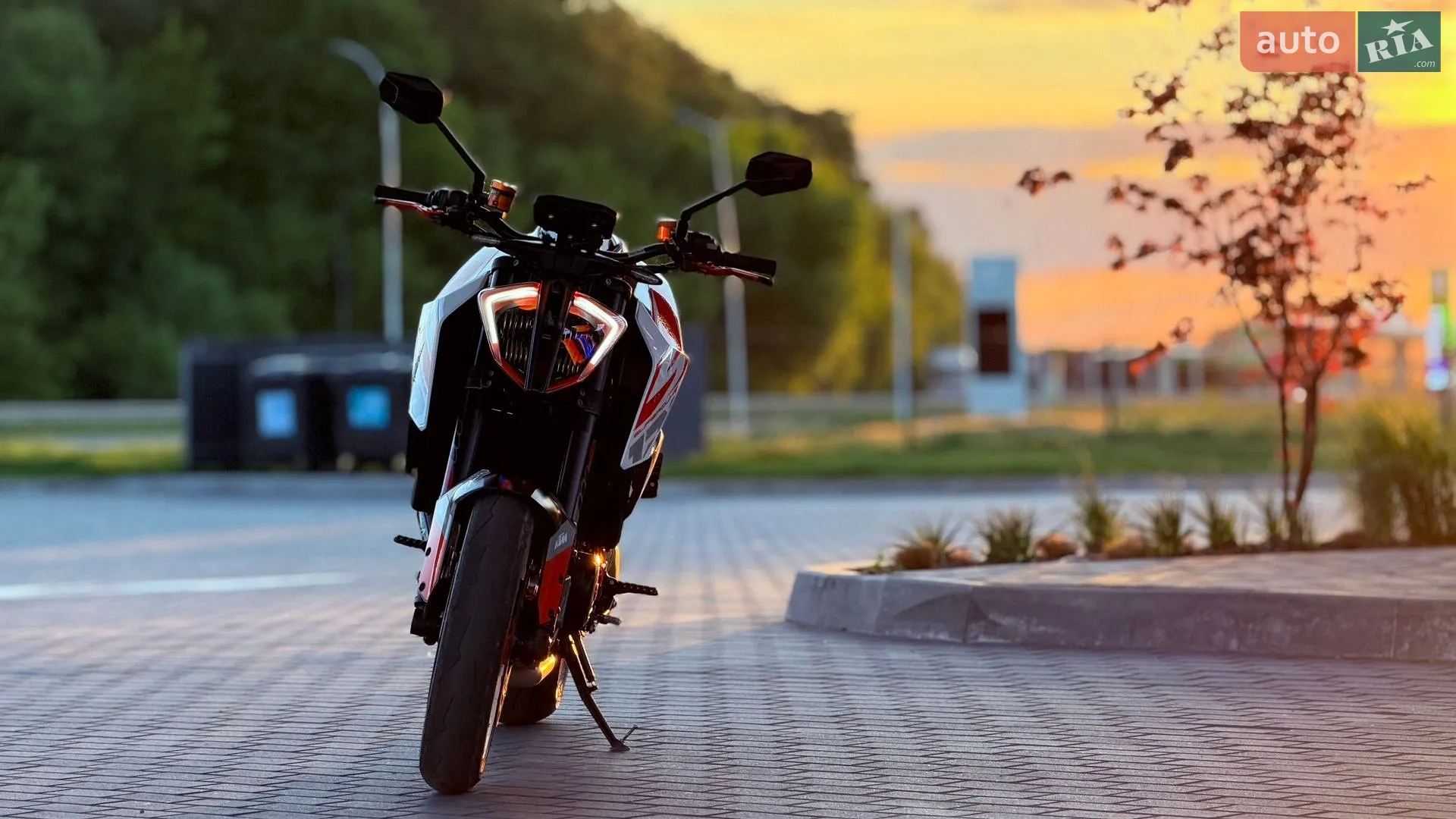 KTM Super Duke 1290 2017 VIN VBKV39401FM919677 фото оголошення 2 з 24