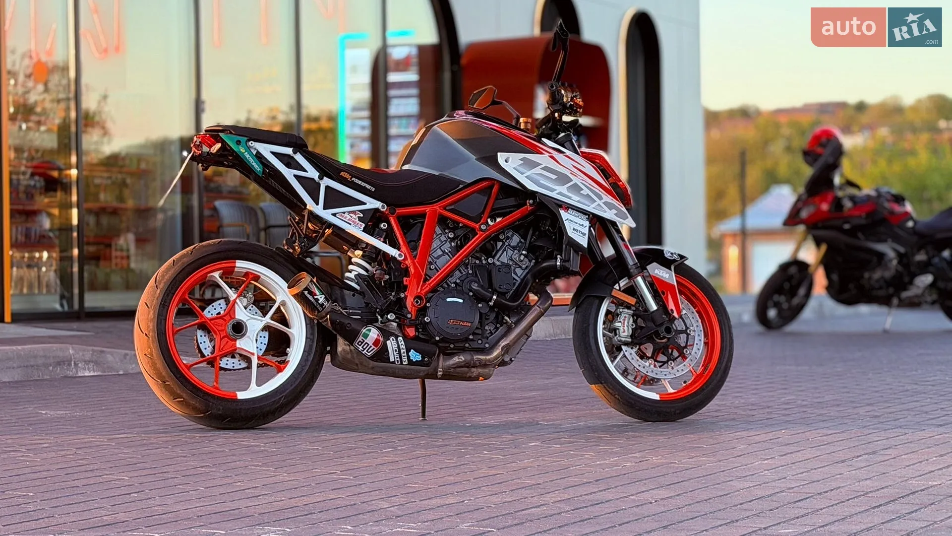 KTM Super Duke 1290 2017 VIN VBKV39401FM919677 фото оголошення 4 з 24