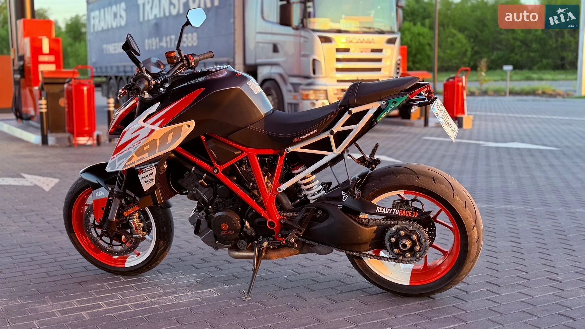 KTM Super Duke 1290 2017 VIN VBKV39401FM919677 фото оголошення 8 з 24