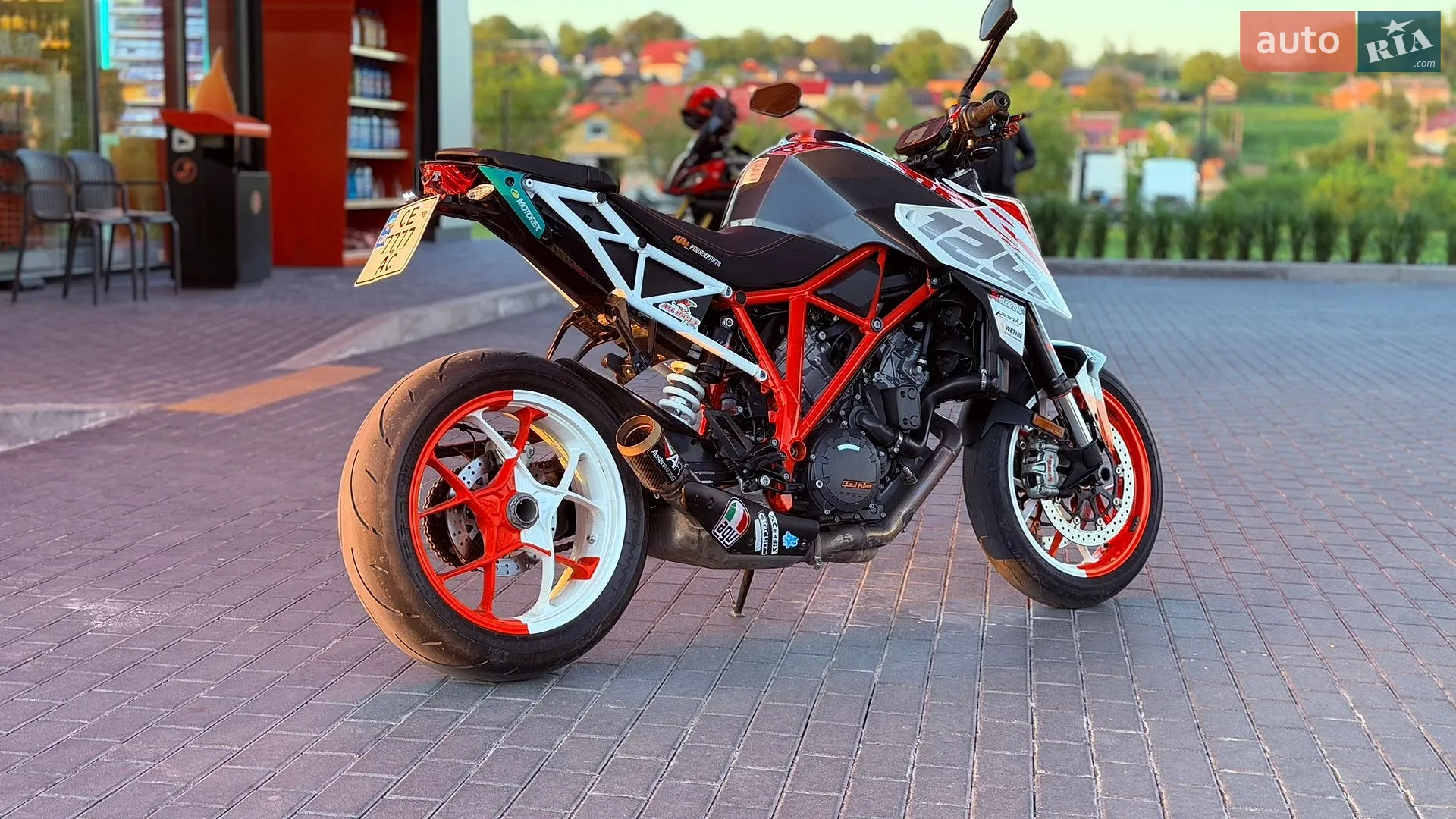KTM Super Duke 1290 2017 VIN VBKV39401FM919677 фото оголошення 10 з 24